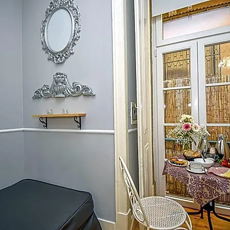 B In B Downtown Bed & Breakfast Lisboa