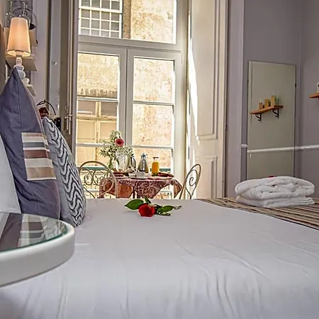 B In B Downtown Bed & Breakfast 3*